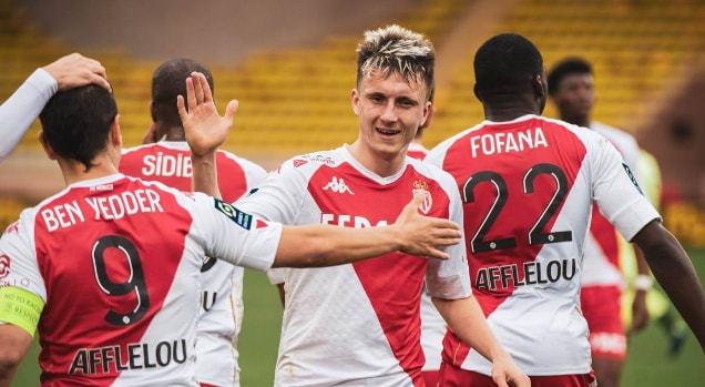 中国足球的 中国足球的