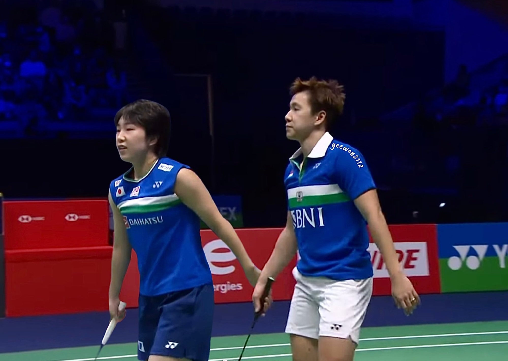 使其在与波 使其在与波